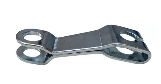 10890
